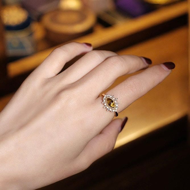 Bague vintage en or 18 carats avec œil de tigre naturel Olivenorma