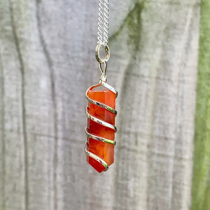 Collier en cristal à tête de balle à prisme hexagonal en cornaline Olivenorma