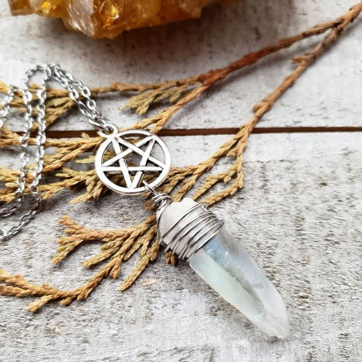 Collier de sorcière en quartz pentagramme Olivenorma 