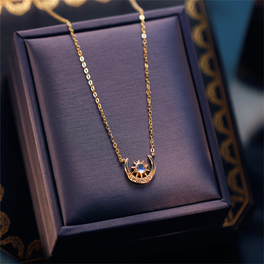 Collier en or 18 carats avec pierre de lune naturelle et soleil et lune Olivenorma 