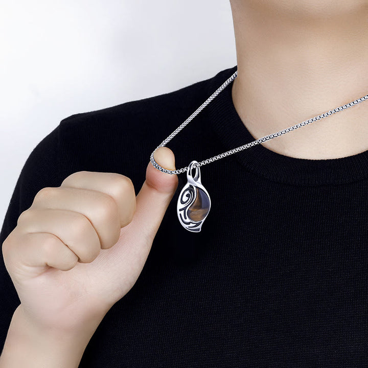 Collier en acier titane avec protection contre la chance et le courage Olivenorma 