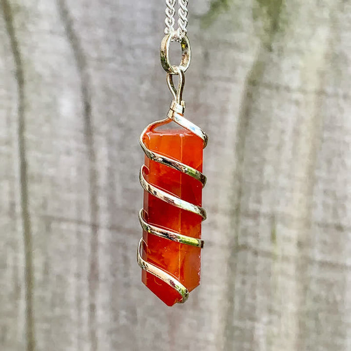 Collier en cristal à tête de balle à prisme hexagonal en cornaline Olivenorma