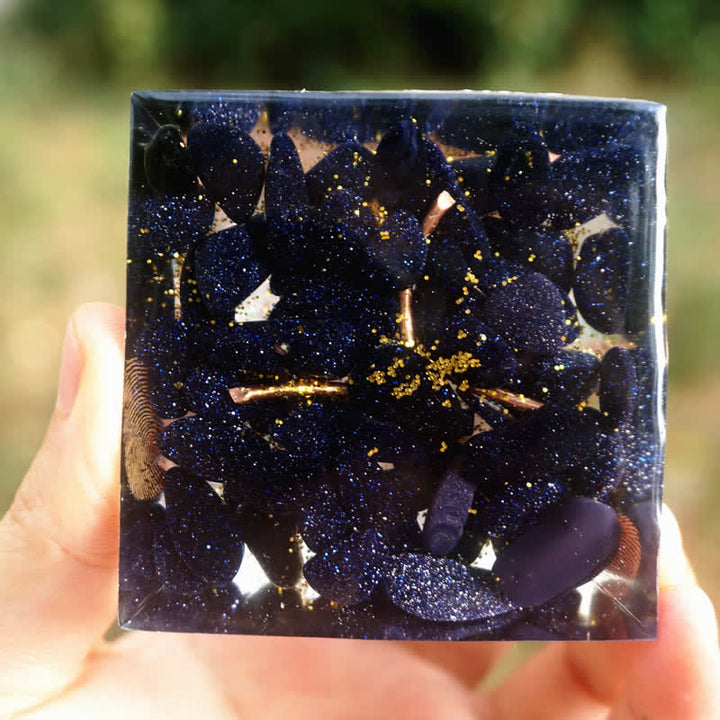 Pyramide d'orgone en quartz rose et grès bleu Olivenorma