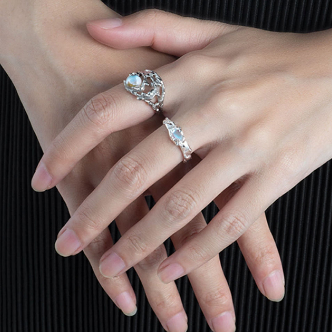 Bague en pierre de lune à motif de branches irrégulières Olivenorma