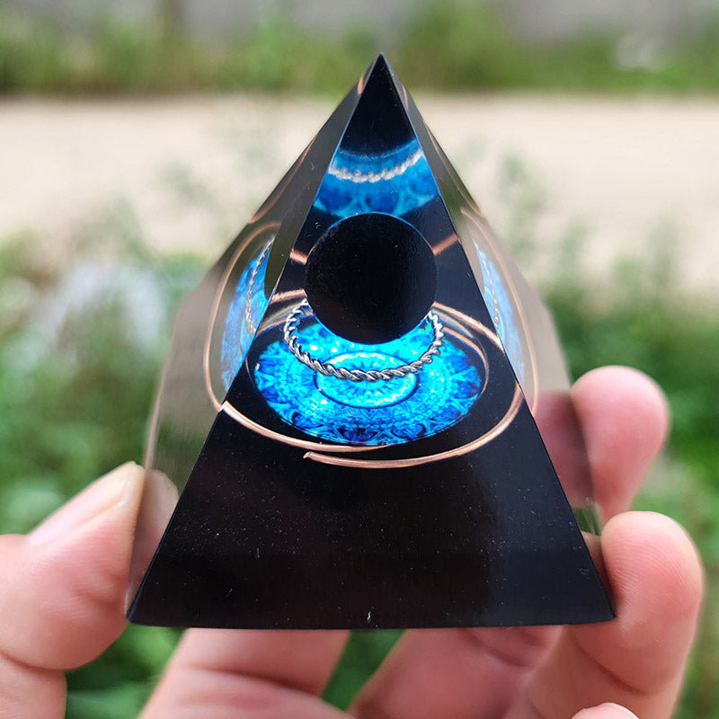 Pyramide énergétique orgonite en obsidienne Olivenorma 