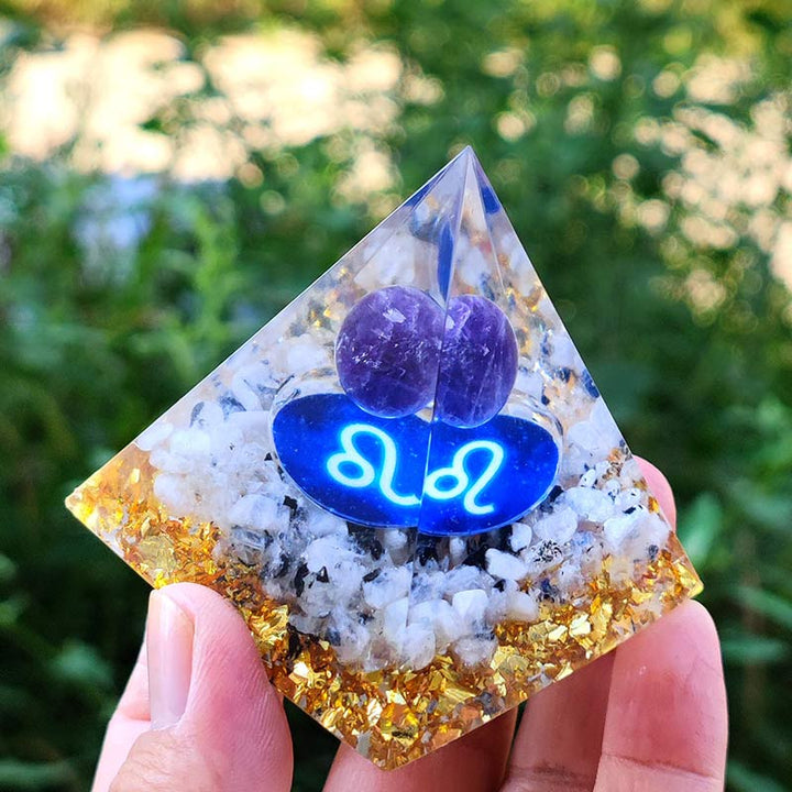 Pyramide d'orgone du zodiaque Lion en améthyste Olivenorma avec quartz clair