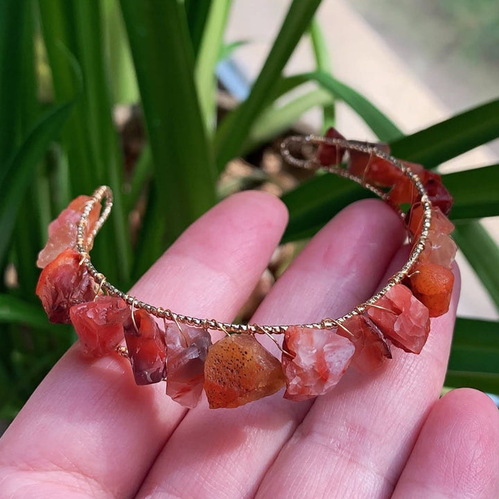 Bracelet enroulé en fil de fer avec perles de gravier en cristal naturel Olivenorma 