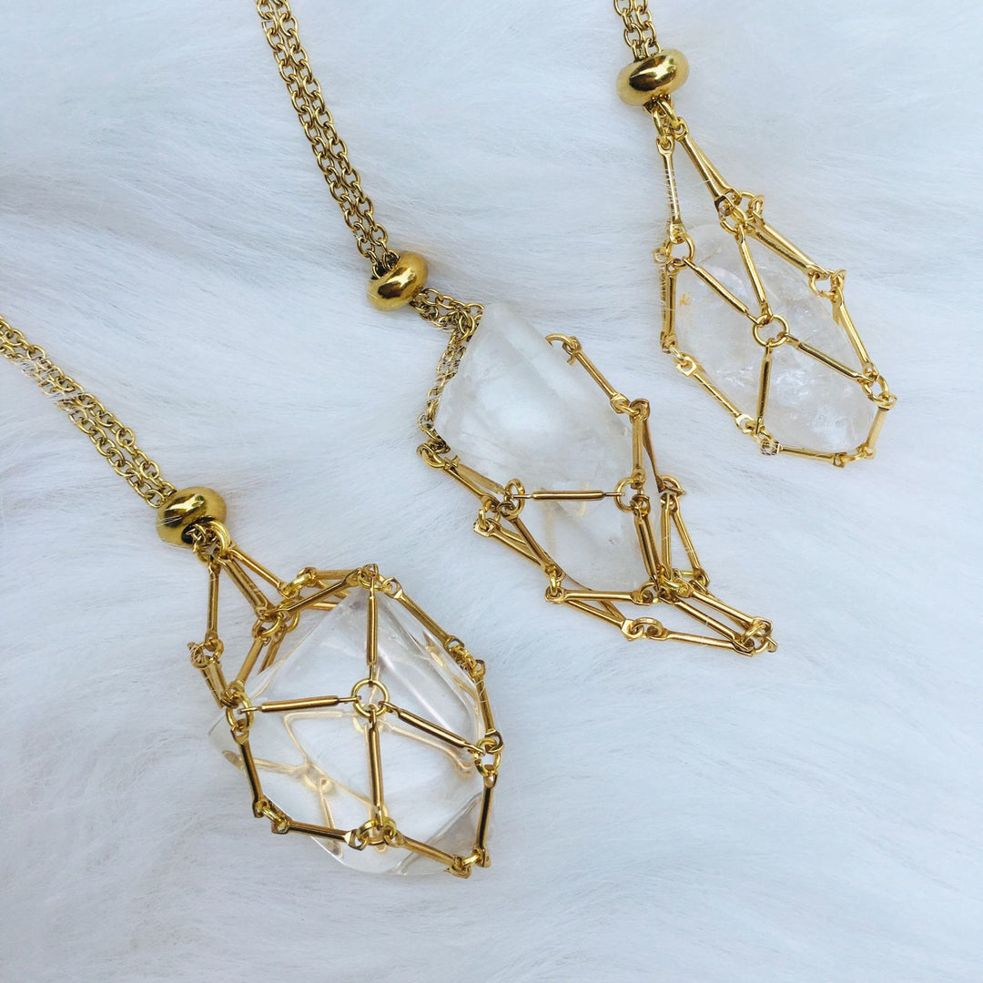Collier avec pendentif en pierre brute et maille métallique en cristal Olivenorma 