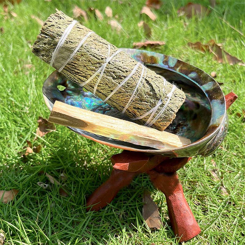 Méditation de purification des cristaux de nacre Olivenorma à la sauge blanche