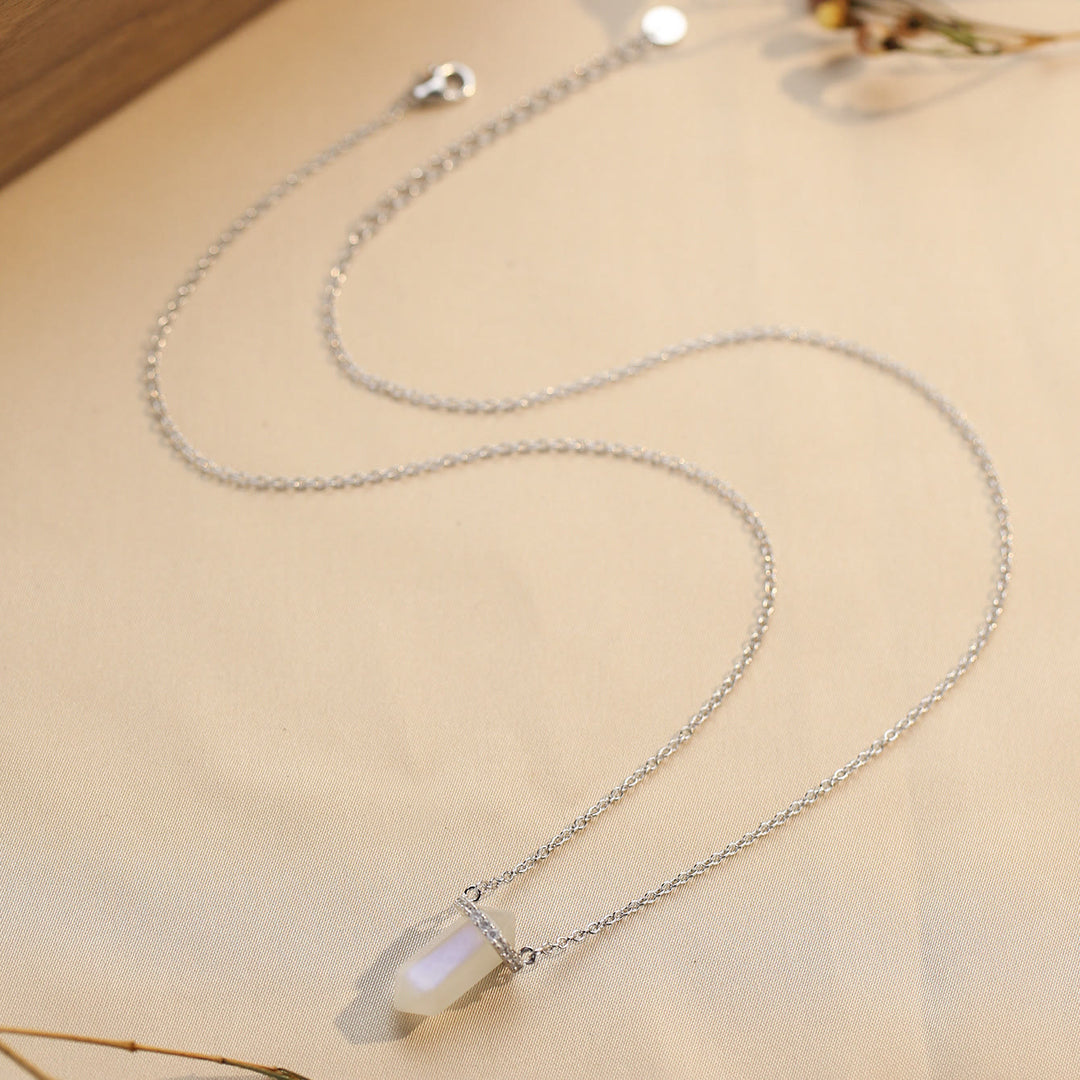 Collier avec pendentif en cristal de pierre de lune à colonne hexagonale Olivenorma S925 