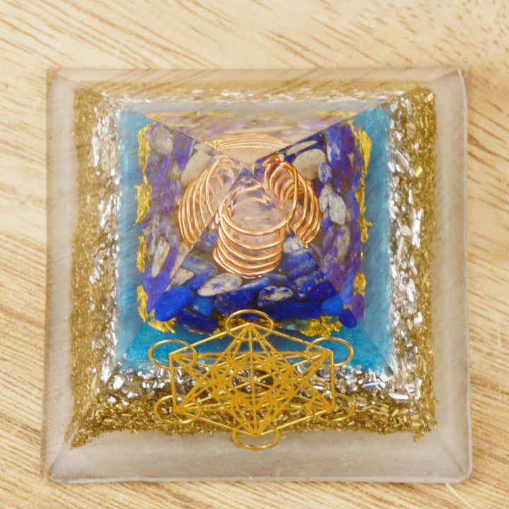 Pyramide d'orgone du cube de Métatron en lapis-lazuli Olivenorma