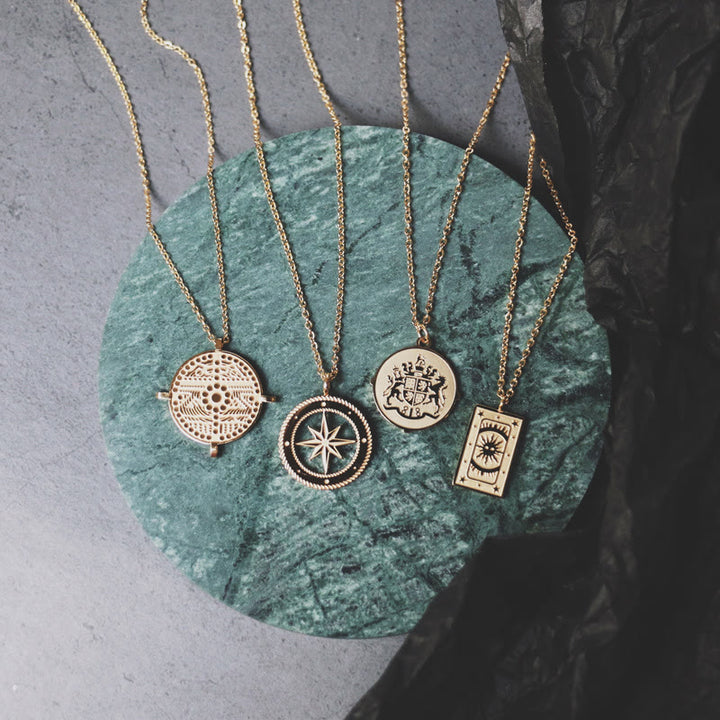Collier Tarot Olivenorma en acier titane plaqué or