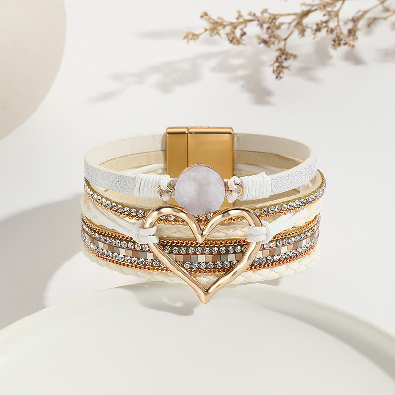 Bracelet en cuir tressé avec cœur métallique et grappe de cristaux multicolores Olivenorma
