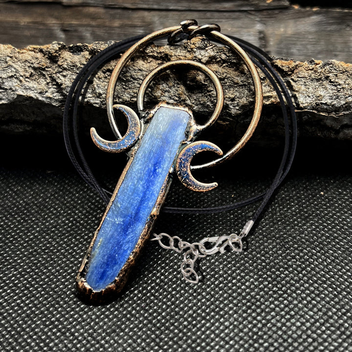 Collier pendentif double lune en cuivre et cyanite Olivenorma